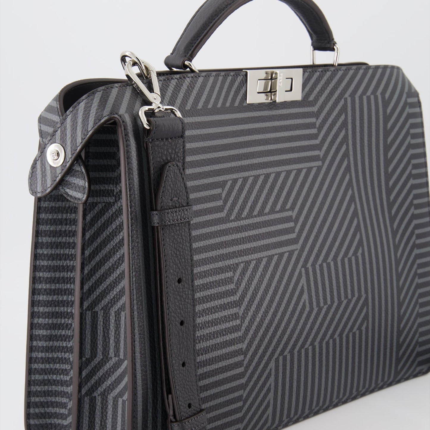 Peekaboo ISeeU Bag