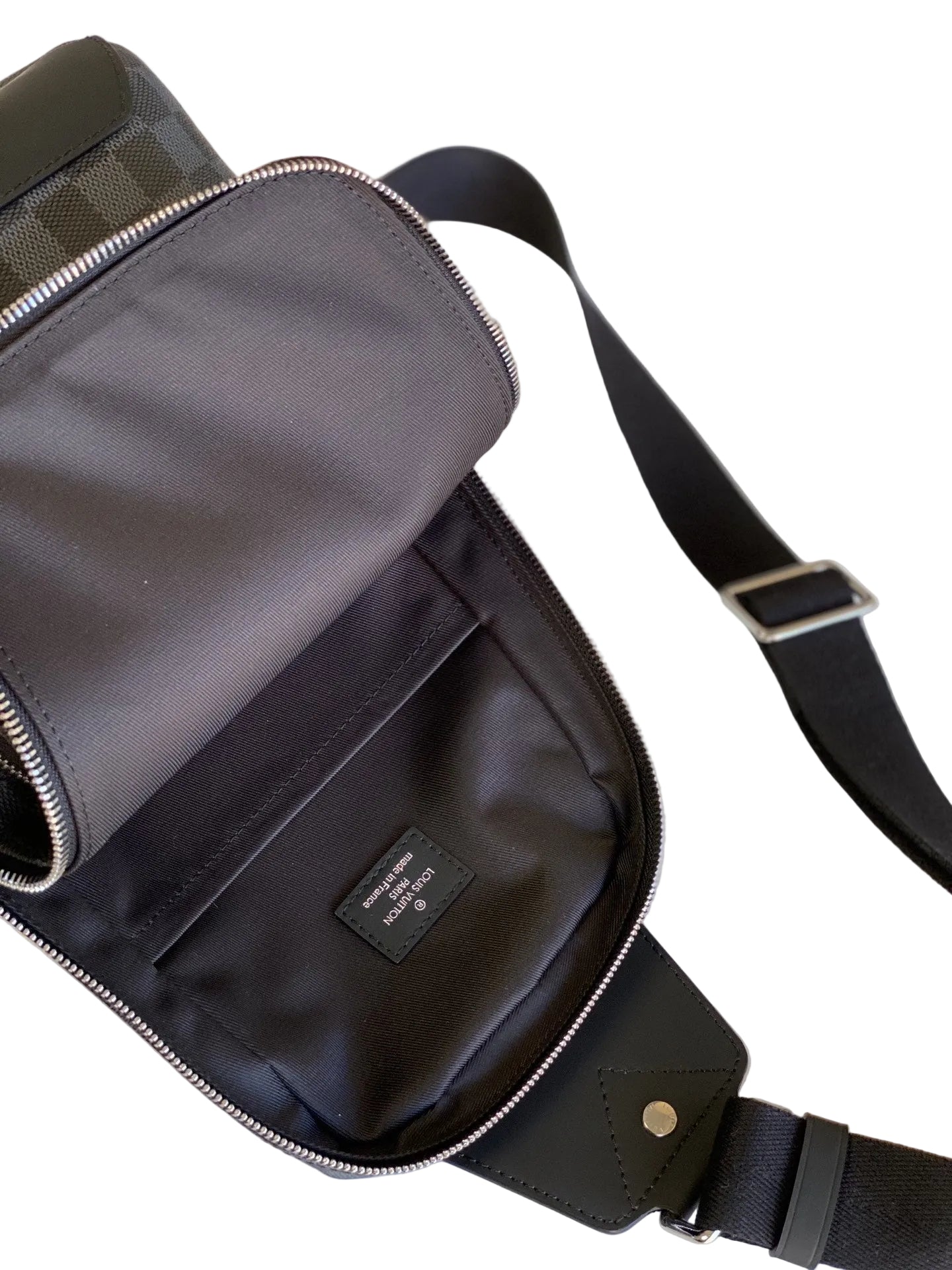 Avenue Sling Bag – Damier Graphite Canvas