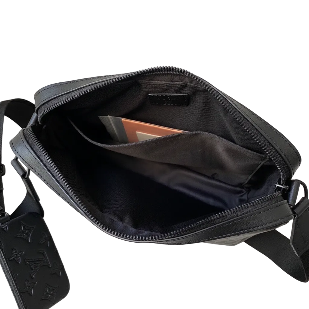 Discovery Messenger PM – Black Monogram Shadow Leather