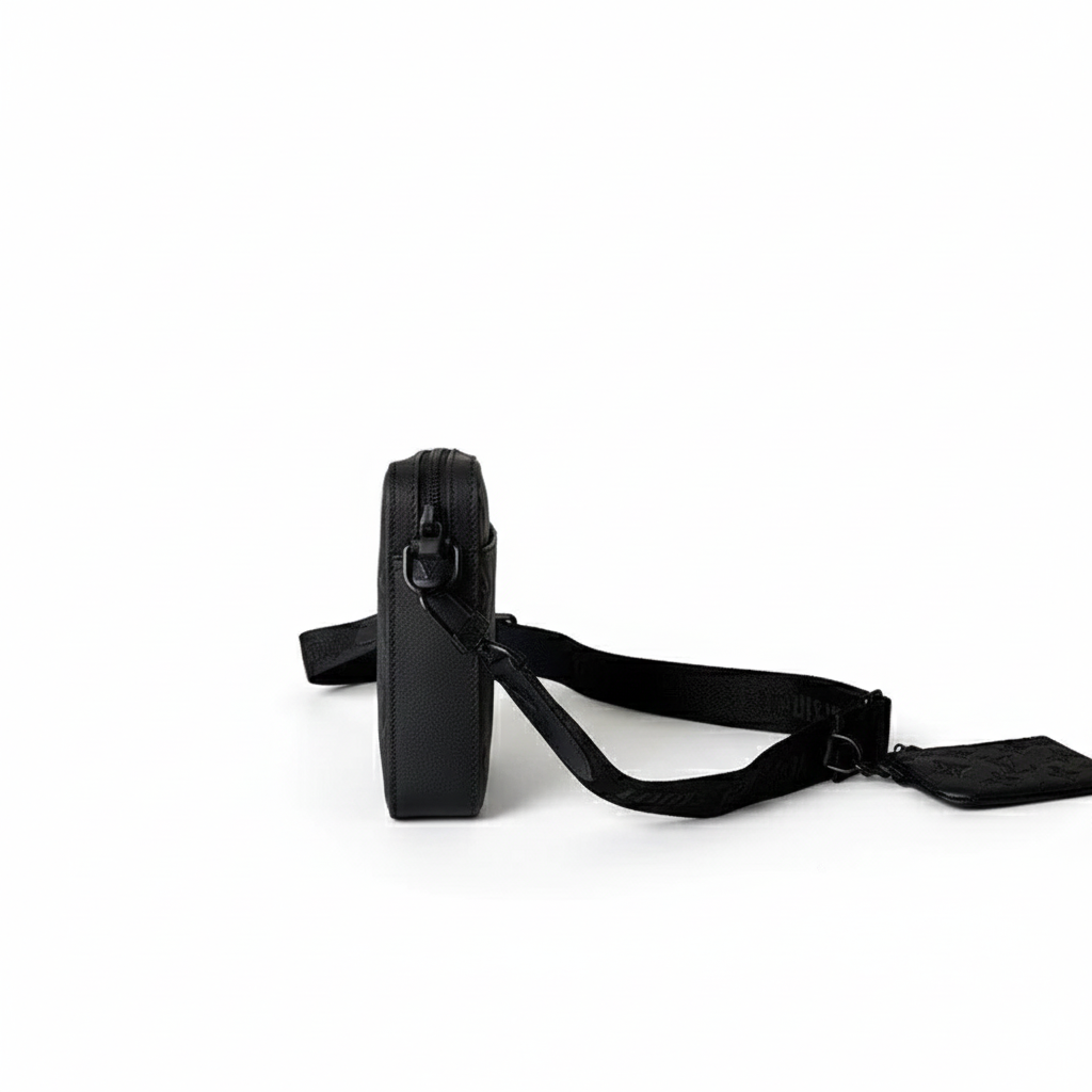 Discovery Messenger PM – Black Monogram Shadow Leather