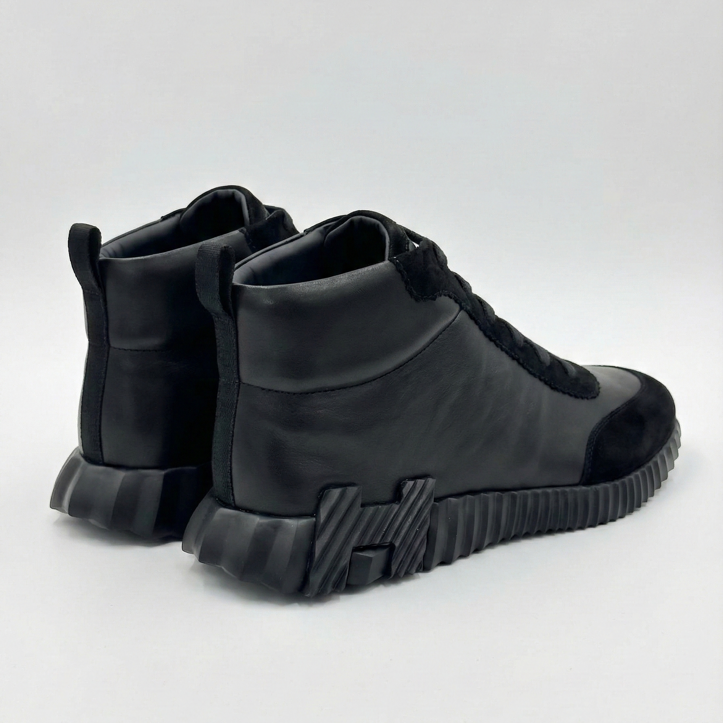 Bouncing High-Top Sneakers Black
