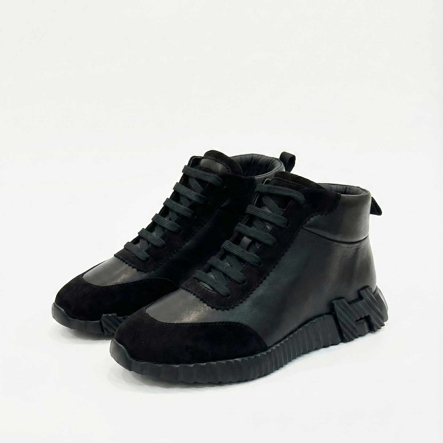 Bouncing High-Top Sneakers Black
